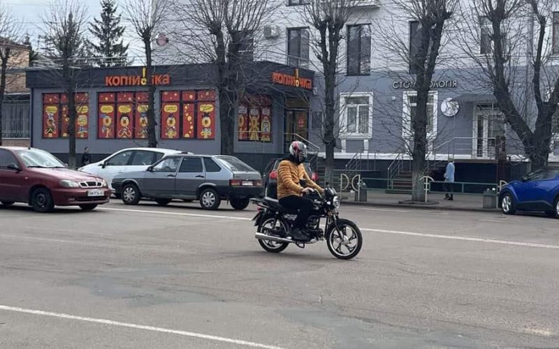 Правоохоронці розповіли, чи заважають “гучні” мотоциклісти коростенцям
