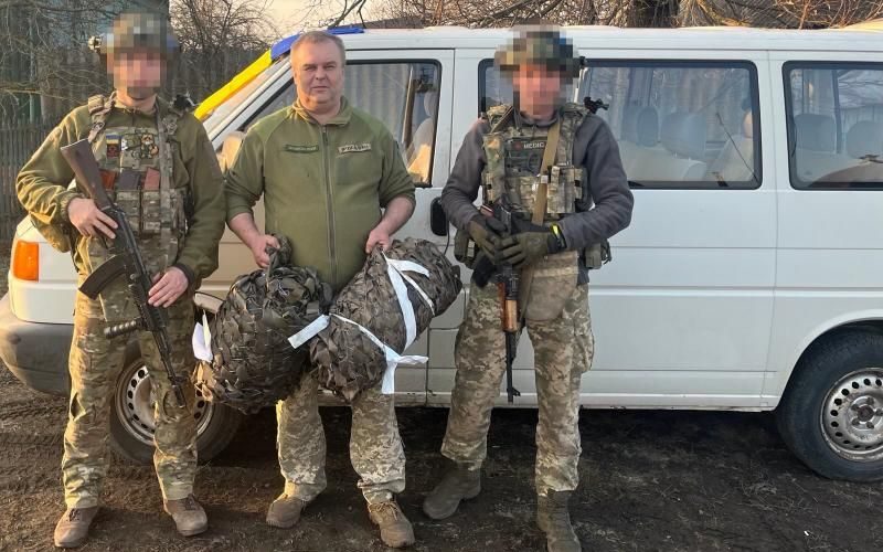 Олевська громада відправила черговий автомобіль військовим на фронт
