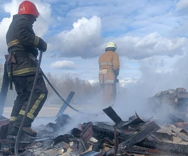 У селі Чоповицької громади горів дерев’яний будинок: вогнеборці виявили тіло господаря