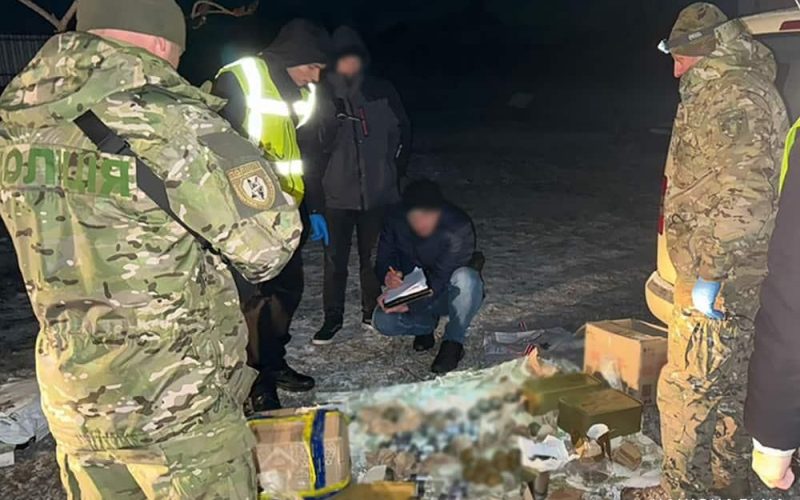 Збирав боєприпаси в зоні бойових дій та надсилав поштою – на Житомирщині судитимуть 39-річного чоловіка