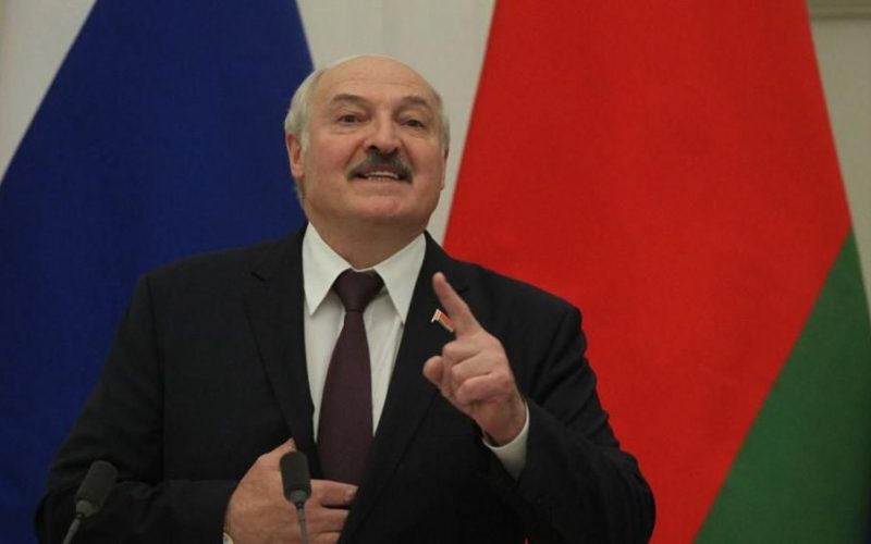 Лукашенко наказав перевірити боєготовність армії