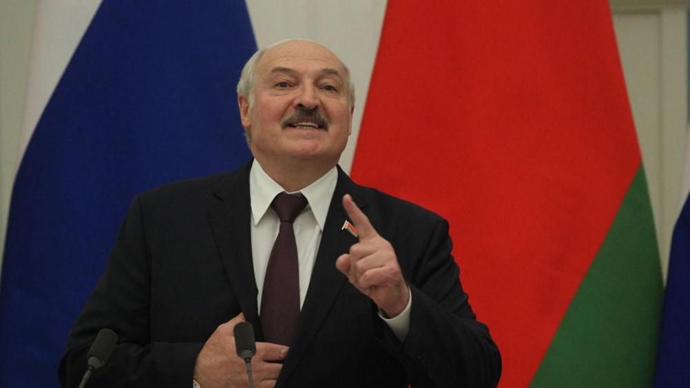 Лукашенко наказав перевірити боєготовність армії