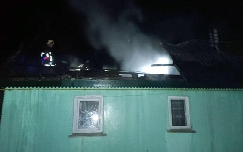 На Житомирщині чоловік хотів помститися співмешканці та підпалив орендований будинок