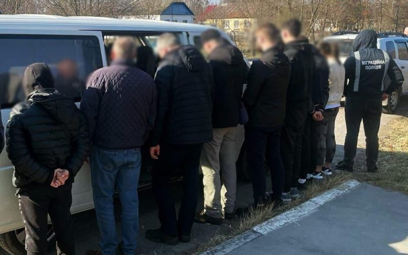 Правоохоронці затримали жительку Одещини, яка допомагала військовозобов’язаним дістатися до північних кордонів Житомирщини