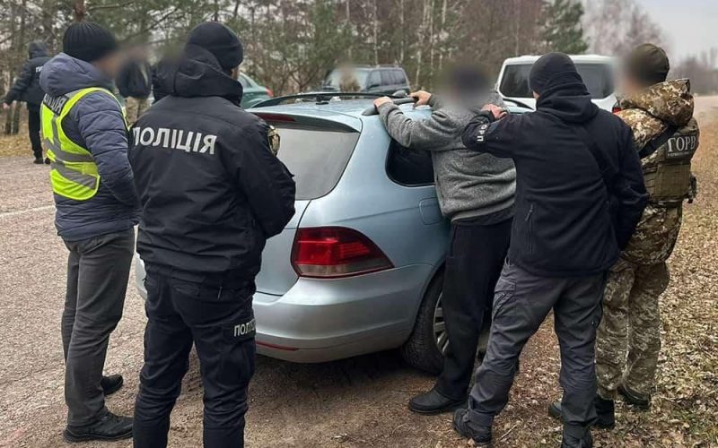 Житель Коростенського району постане перед судом: допоміг дев’ятьом чоловікам незаконно перетнути державний кордон