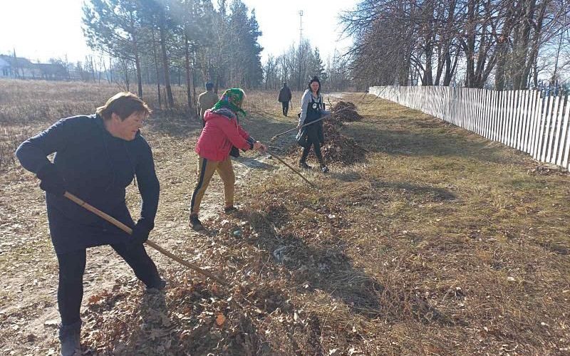 На Малинщині жителі старостинських округів прибирають громадські місця