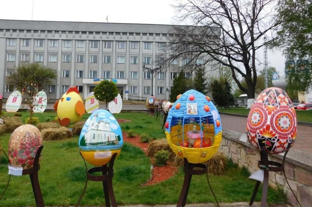 В Овручі запрошують взяти участь у конкурсі «Великодня галявина-2025»