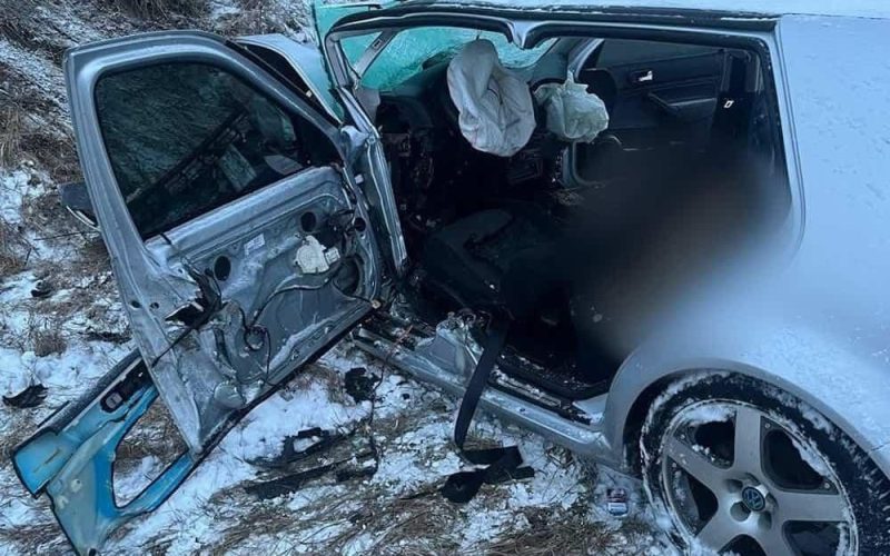У селі неподалік Коростеня рятувальники деблокували водія з автівки після ДТП