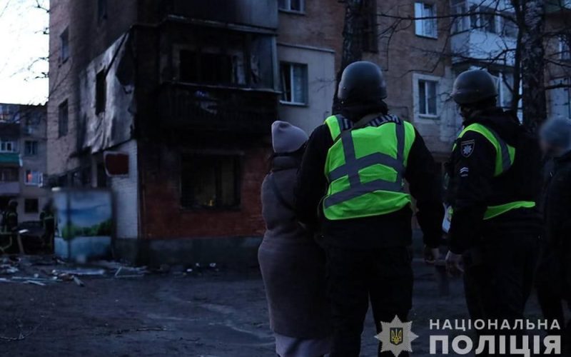 У селищі на Житомирщині, де російський БпЛА влучив у будинок, розгорнули пункт обігріву