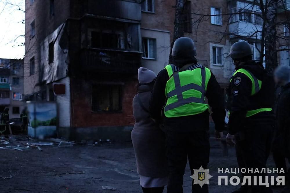 У селищі на Житомирщині, де російський БпЛА влучив у будинок, розгорнули пункт обігріву