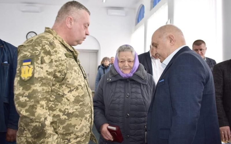 У Коростені родинам десяти загиблих захисників вручили державні нагороди