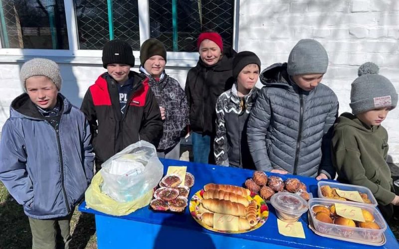 Збирали гроші для ЗСУ: в одному з ліцеїв Олевська провели благодійний ярмарок