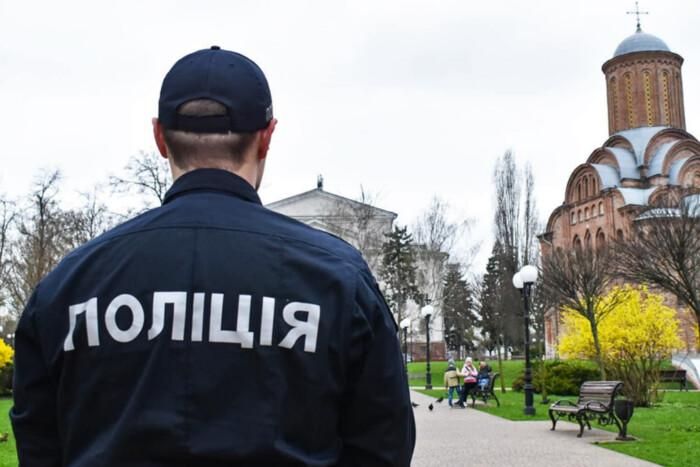На Великдень закликають не ігнорувати повітряні тривоги, також посилять заходи безпеки, можливі вибіркові перевірки речей громадян