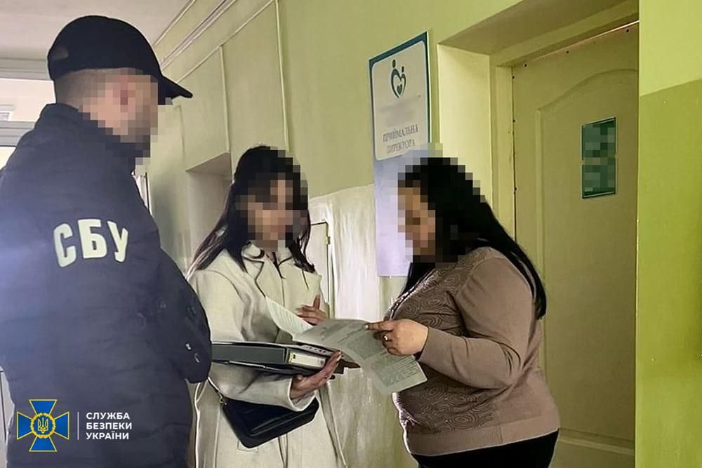 На Житомирщині викрили посадовицю медзакладу, яка причетна до корупційних закупівель на понад 1 млн грн