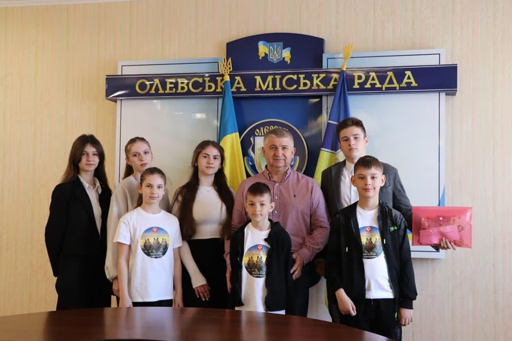 В Олевському ліцеї під час благодійного ярмарку зібрали 75 тис. грн на потреби військових