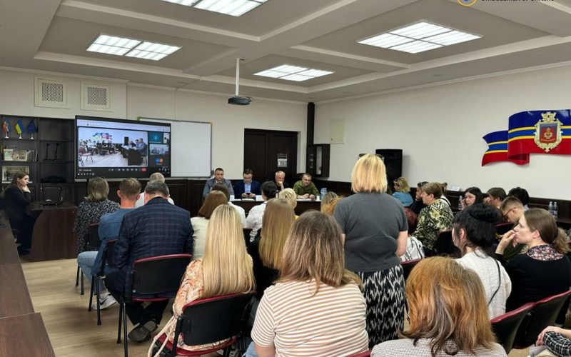 У Коростені 50 родин безвісти зниклих та військовополонених зустрілися з представником Уповноваженого ВР з прав людини