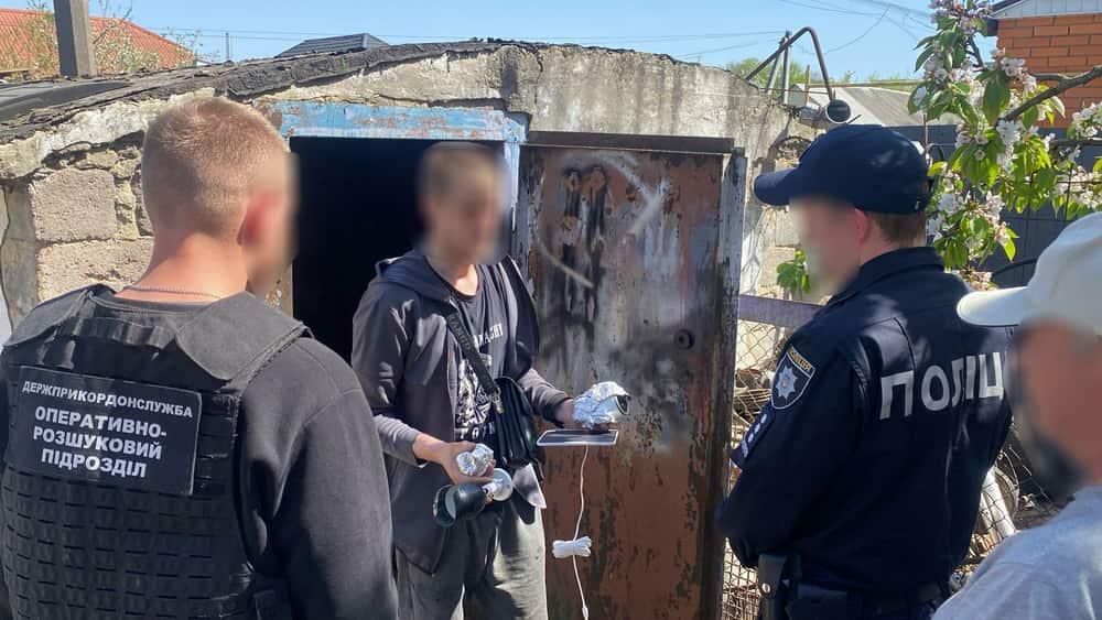 Коростенська поліція розшукала чоловіка, який на прикордонні вкрав засоби спостереження