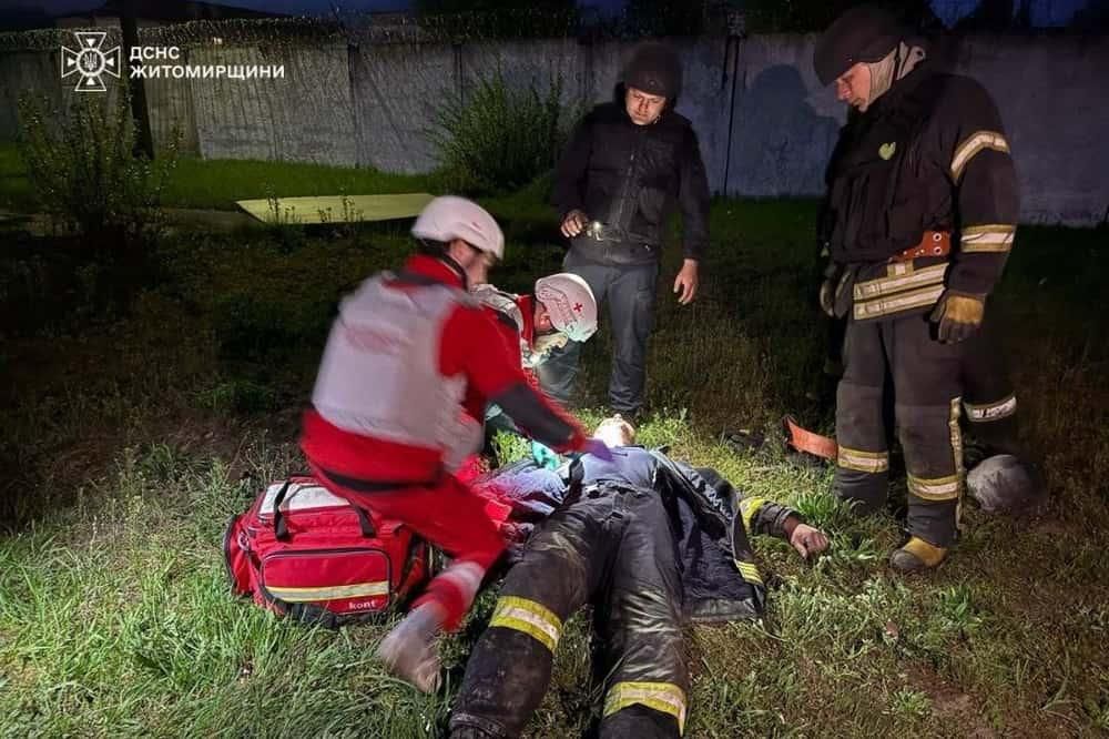 На Житомирщині у ДСНС розповіли про стан пораненого рятувальника