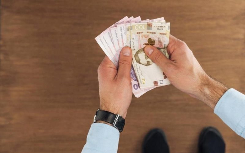 У Житомирській області шукають водіїв, машиністів та токарів: обіцяють зарплату від 40 до 60 тис. грн