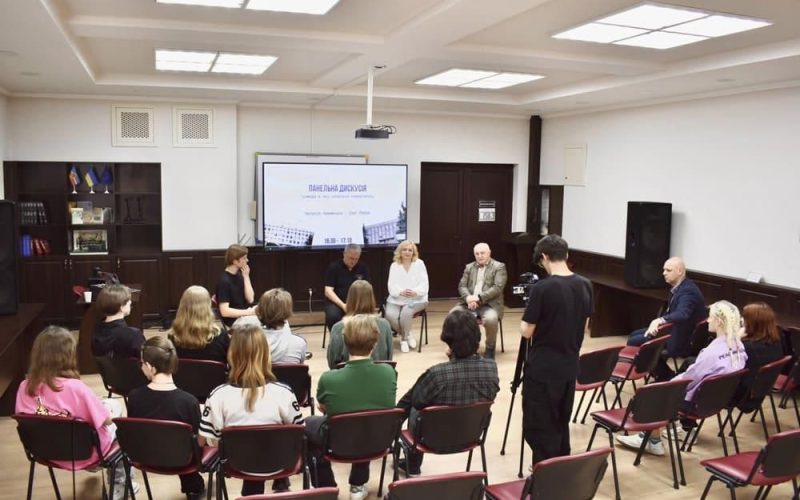 У Коростені відкрився молодіжний хакатон
