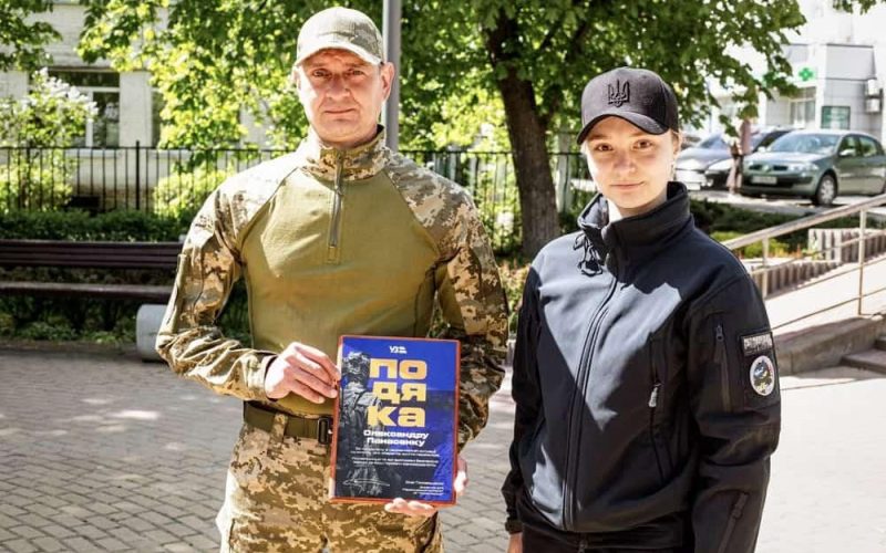 Десантник однієї з житомирських бригад розповів, як врятував трьох людей під час пожежі в потягу