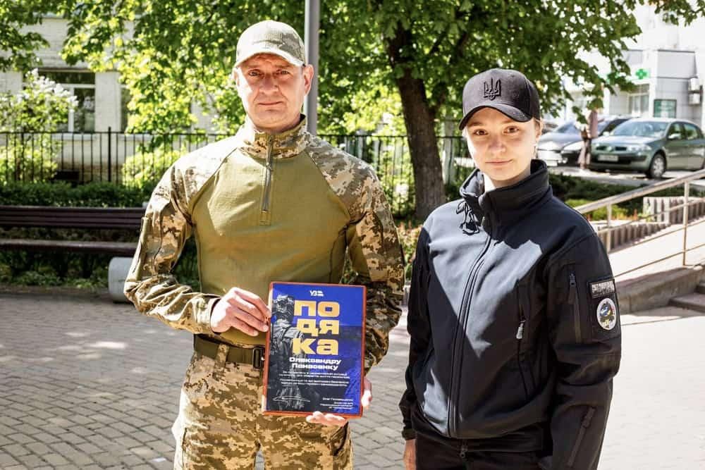 Десантник однієї з житомирських бригад розповів, як врятував трьох людей під час пожежі в потягу