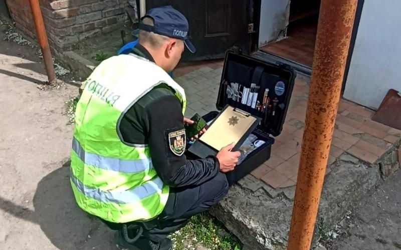 На Житомирщині чоловік до смерті побив чужу жінку, бо сплутав зі своєю