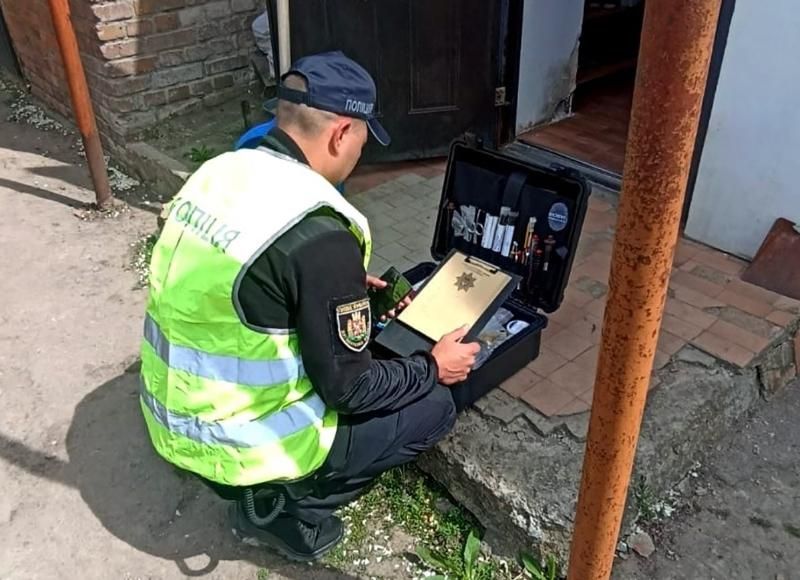 На Житомирщині чоловік до смерті побив чужу жінку, бо сплутав зі своєю