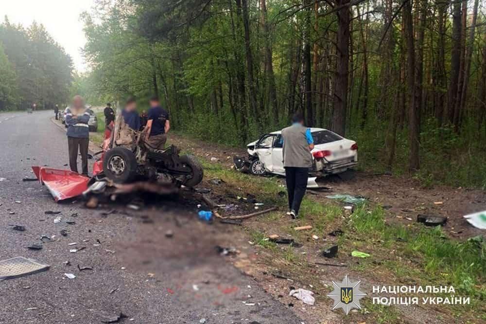 На Овруччині зіштовхнулися два Volkswagen: загинув водій-коростенець та його пасажир, ще двоє – травмовані