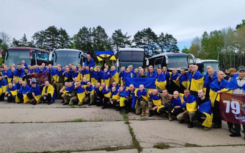 Великий обмін: Україна повернула з Росії 205 полонених