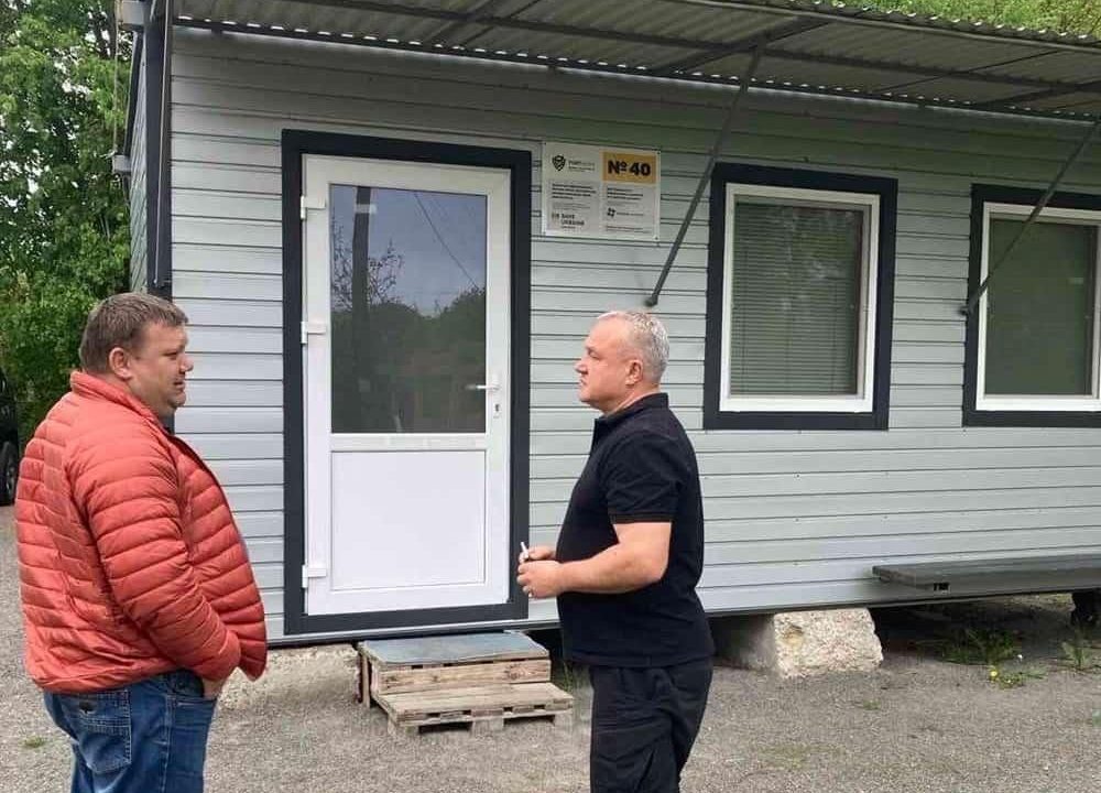 Очільник Коростенської РВА подивився у Грозине, як триває реконструкція приміщень для переселенців