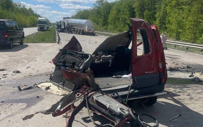 За місяць на дорогах Житомирщини сталося понад 20 дорожньо-транспортних пригод, більше 30 осіб постраждали