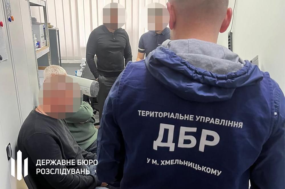 В одній з колоній Житомирщини посадовець незаконно виплачував зарплатню робітникам, яких не було на роботі