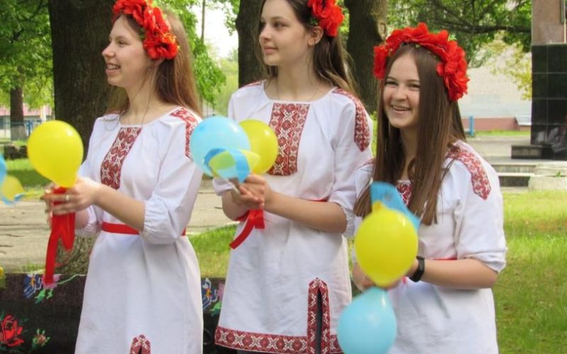 Майстер-класи, благодійний аукціон та концерт – як у Малині пройде День вишиванки