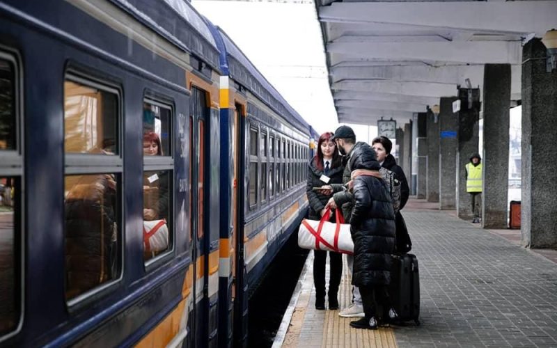 Потяг, який їздить з Коростеня до Вінниці, курсуватиме за новим розкладом