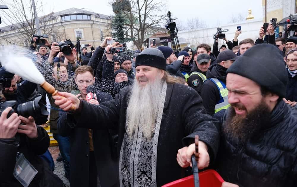 Кабмін “взявся” за релігійні організації: затвердив перелік ознак пропаганди ідеології “русского міра”