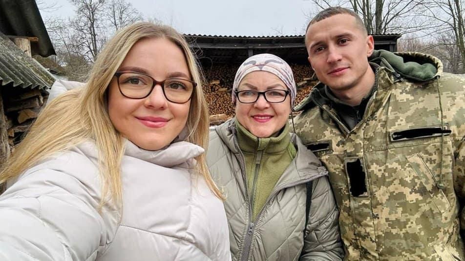 Жителька Чопович, в якої мама та чоловік на фронті, збирає кошти на чергову автівку для ЗСУ