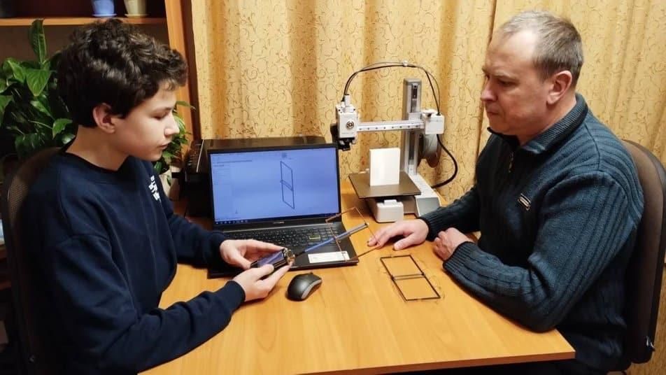 Школяр з Малина розробив власну технологію виготовлення приймально-передавальної антени