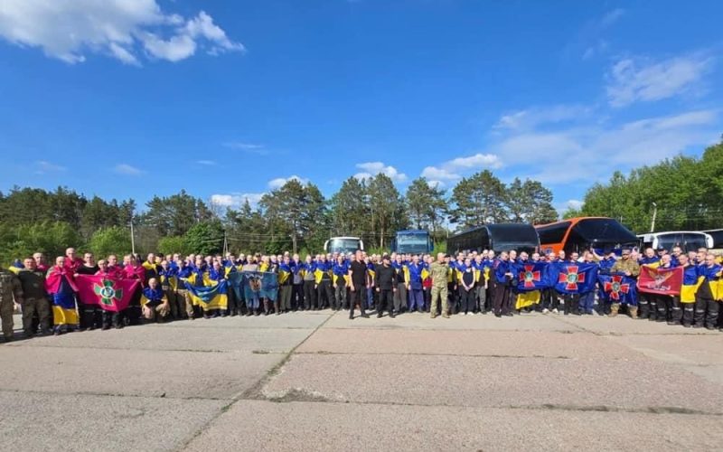 Перший етап обміну 1000 на 1000: з полону повернули 390 українців