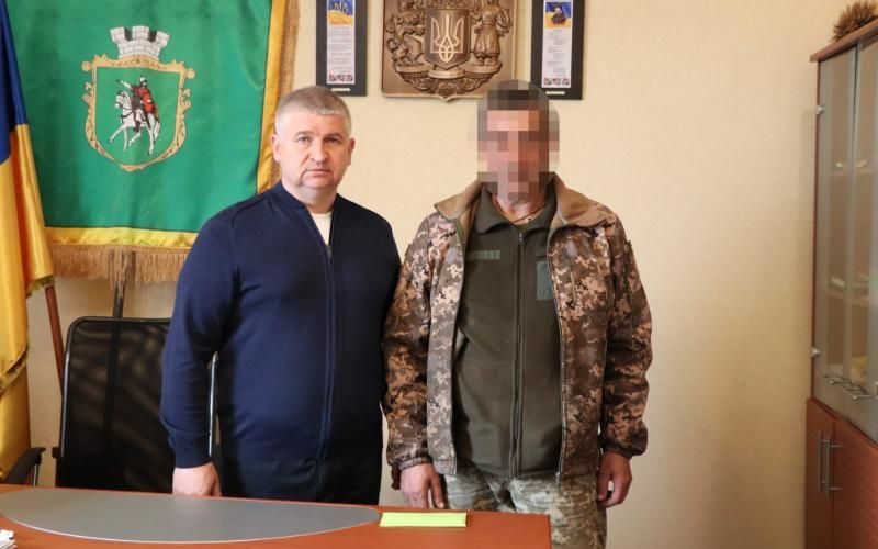 Олевська громада спільними зусиллями допомогла відремонтувати автівку для військового