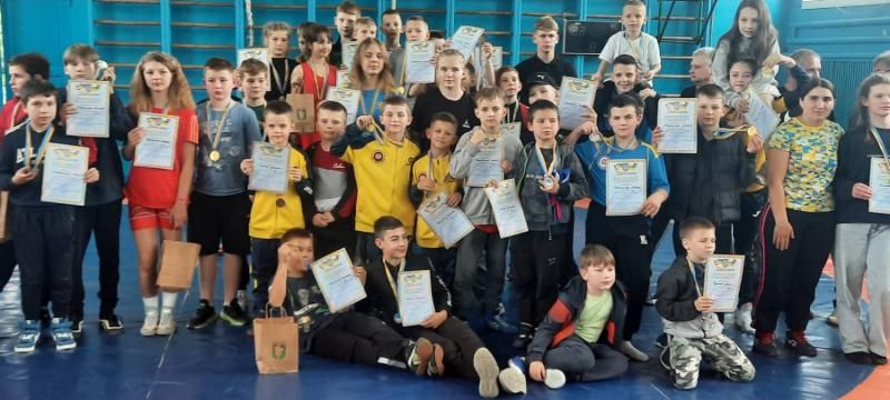 З ІІ Відкритого турніру з вільної боротьби коростенські спортсмени повернулися з медалями