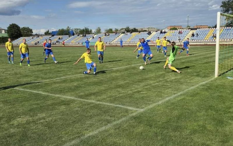 СК “Коростень Агро-Нива” розгромив СК “Гладковичі” в першому домашньому матчі сезону