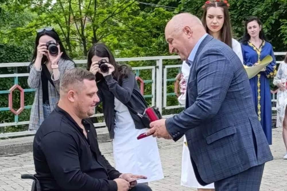 Нагрудним знаком «За заслуги перед містом» у Коростені нагородили Олександра Палєху