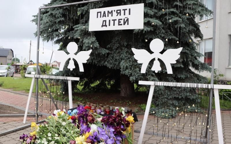 В Олевську відбувся мітинг з нагоди Дня вшанування пам’яті дітей, що загинули від збройної агресії рф