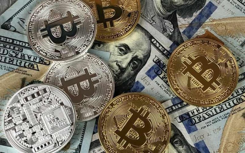 Понад 30 чиновників з Житомирщини задекларували у своїх статках криптовалюту