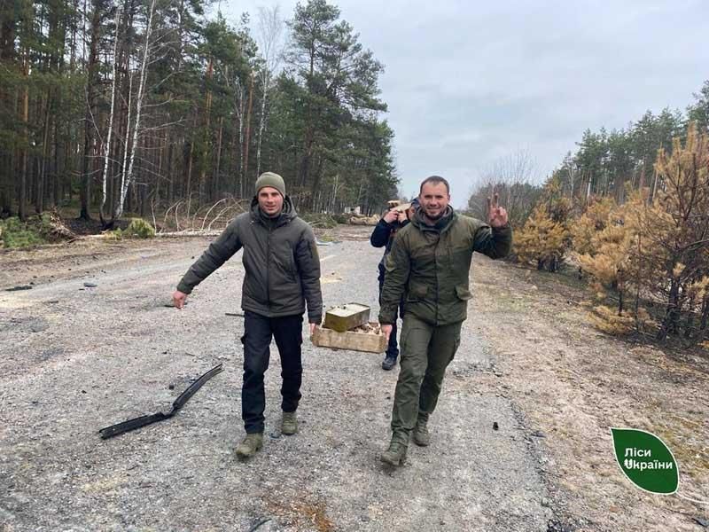Лісівник Народицького спецлісгоспу розповів, як весною 22-го допомагав військовим під час боїв на півночі області
