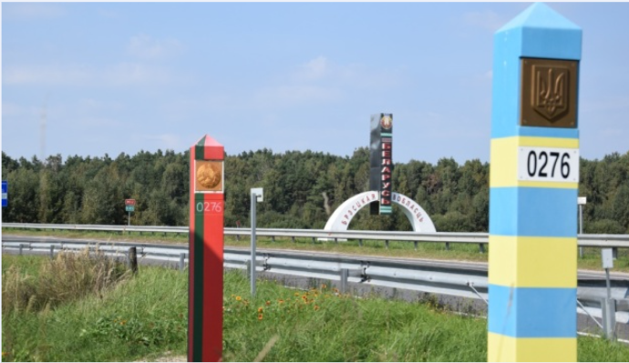 Коростенець за 500 доларів намагався підвести жителів Олевська та Дніпра до кордону з білоруссю