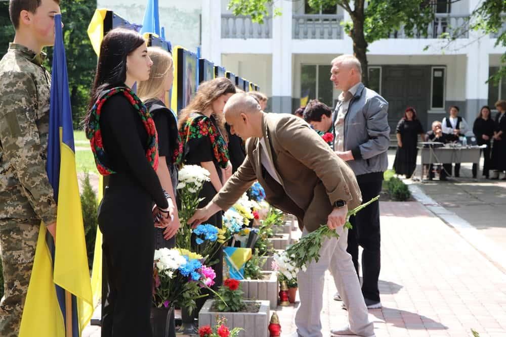 У селі Олевської громади відкрили Алею Герої з портретами загиблих Захисників