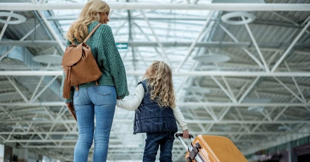 Правила виїзду за кордон з дітьми під час військового стану – поради Держприкордонслужби