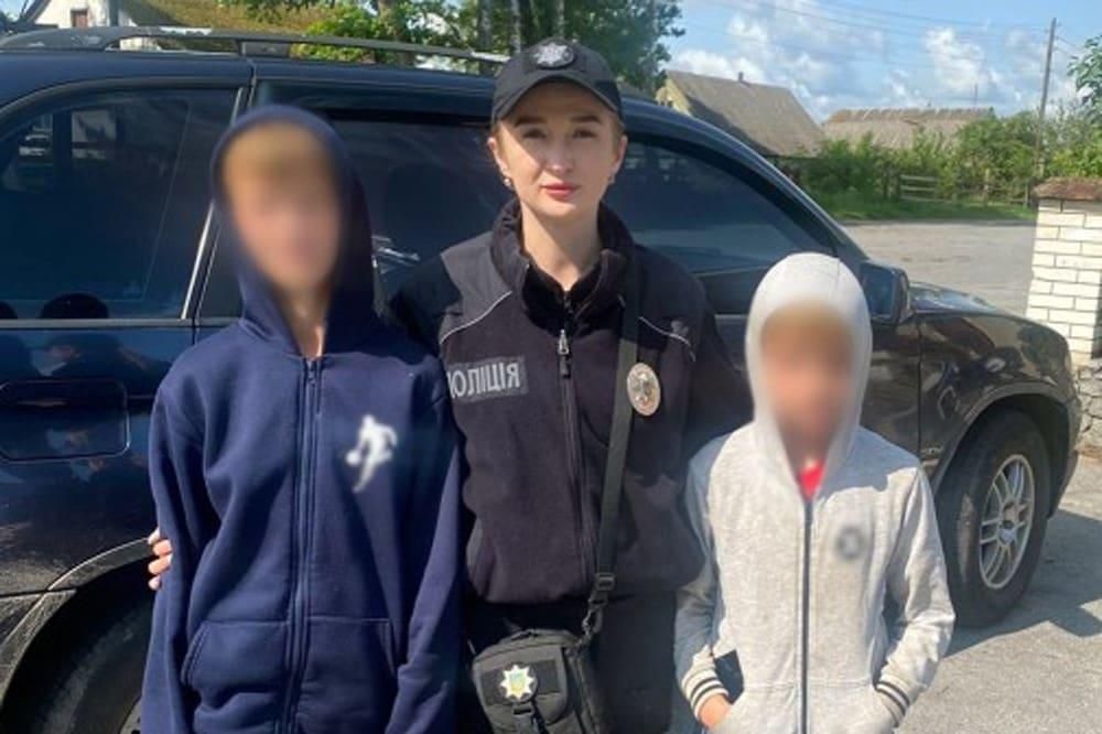 Поки двоє підлітків гостювали у друга, на Житомирщині їх розшукували військові, поліція та односельчани